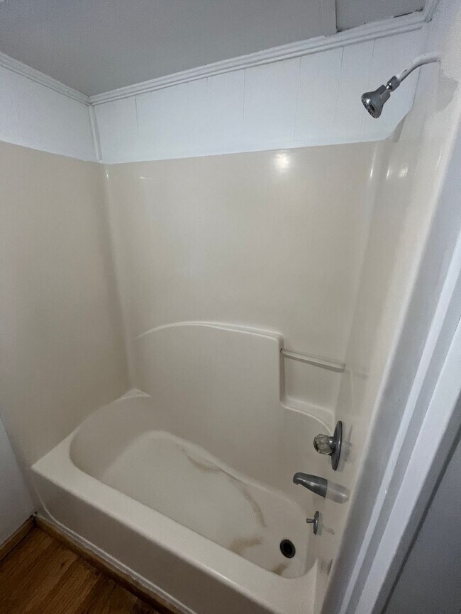 Building Photo - 3 Bed/1 Bath House