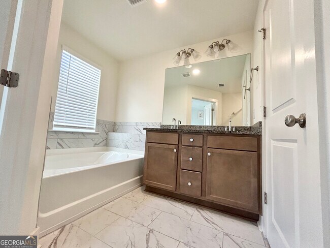 Building Photo - 5316 Radford Loop