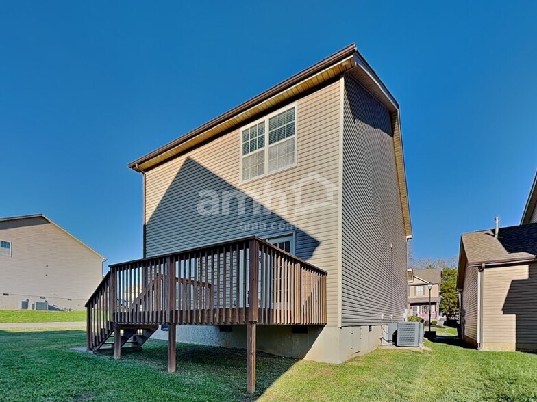 Building Photo - 1617 Silver Spur Ln