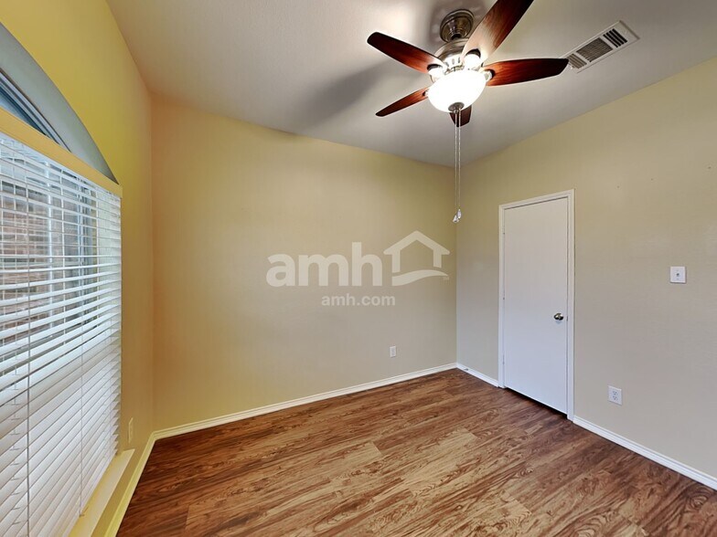 Building Photo - 126 Jennings Dr