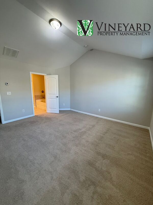 Building Photo - 7130 Post Pk Wy