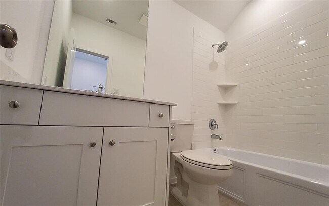Building Photo - 6422 Seafoam Lake Dr