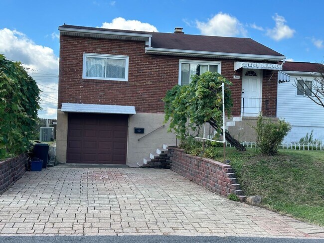 Building Photo - 2 Bedrooms 1 bath home for RENT