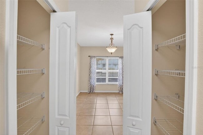 Building Photo - 15843 Fishhawk View Dr