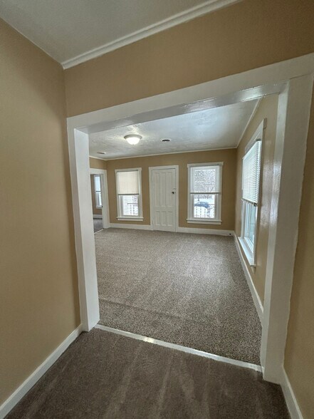 Building Photo - 401 Hannibal St