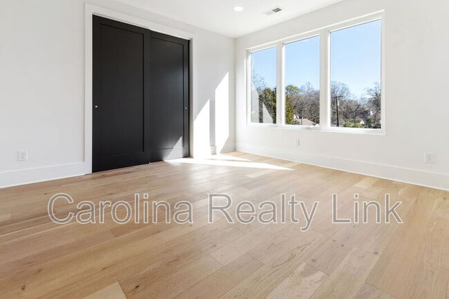 Building Photo - 3523 Avalon Ave