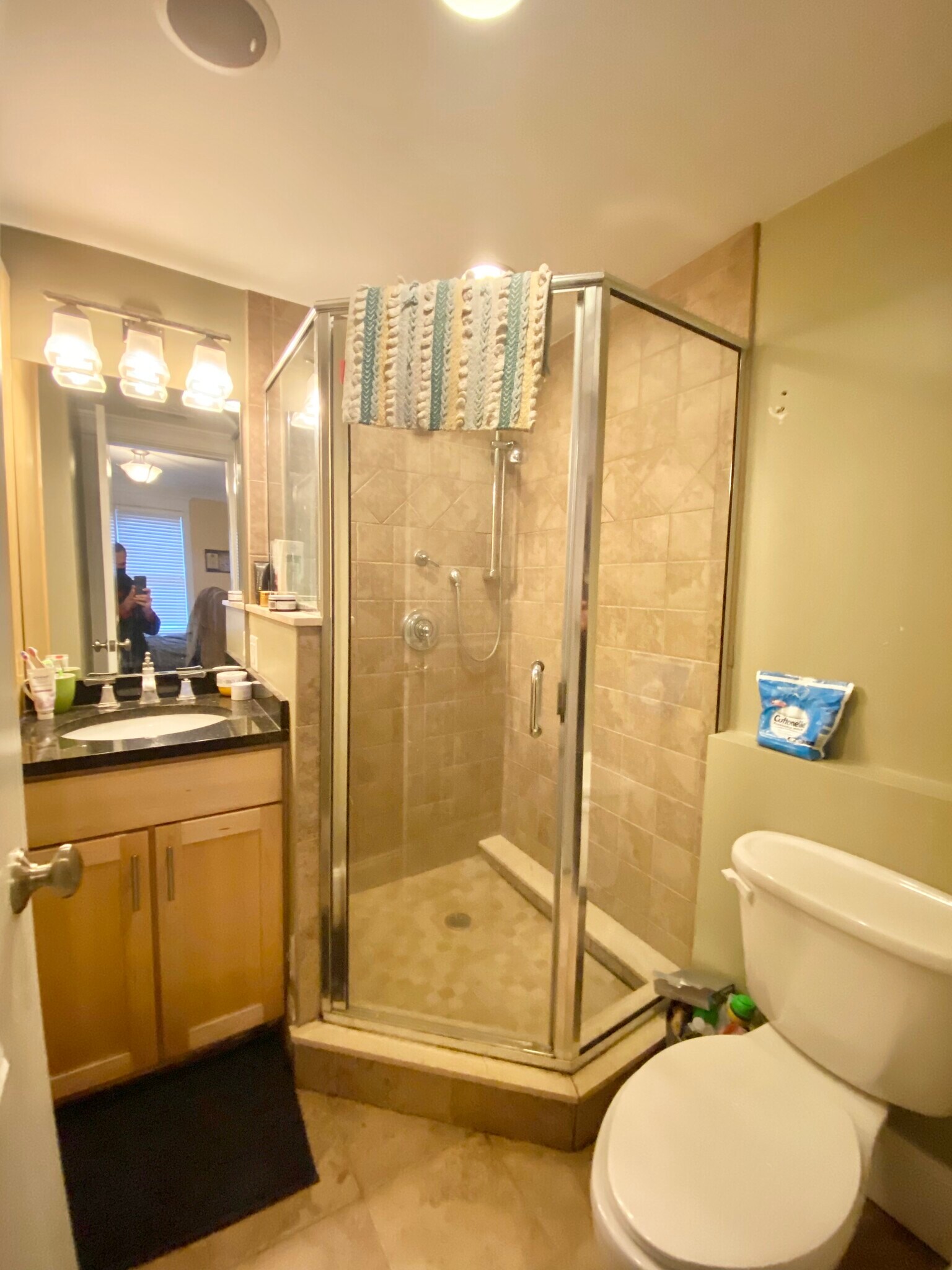 Building Photo - 15 Eldora St