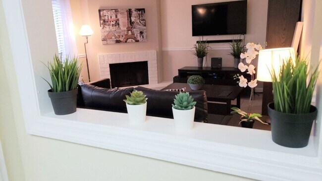 Building Photo - Beautiful  Furnished 1/1 condo x Rent  in Winter Park Next to Full Sail University !