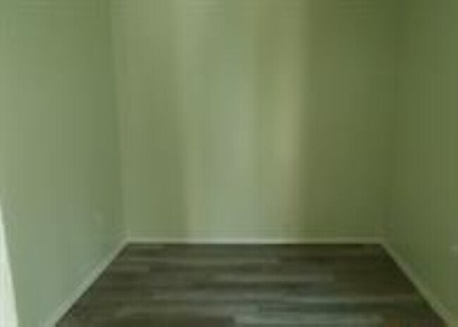 Building Photo - 58 Thorn St