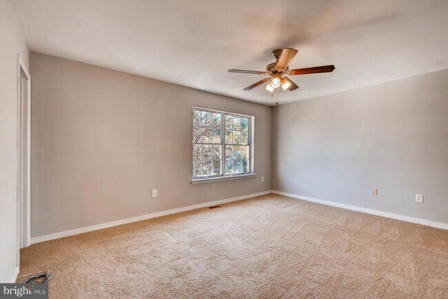 Building Photo - 915 Cambridge Ave