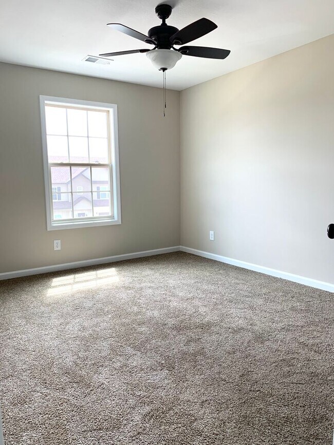 Building Photo - 2002 Jackie Lorraine Drive