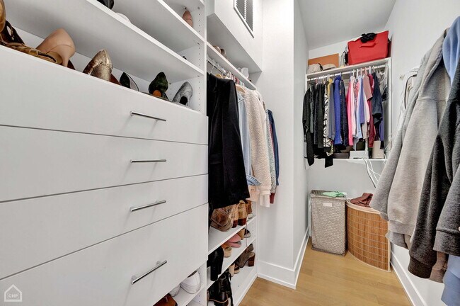 Building Photo - 1312 W Madison St