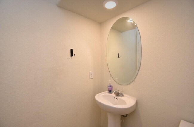 Building Photo - 9431 Summer River Dr