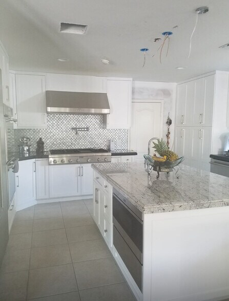 Building Photo - 12147 Miranda St