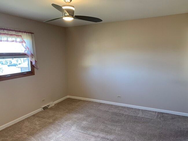 Building Photo - 7609 Hayenga Ln