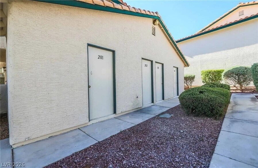 Building Photo - 1505 Cedar Rock Ln