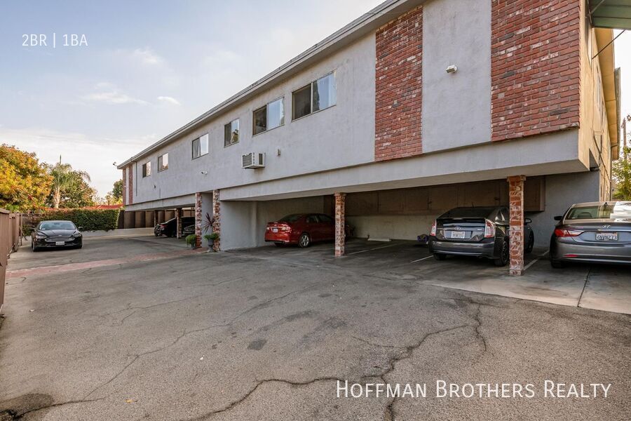 Building Photo - 4002 Sequoia St