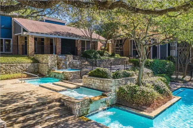 Building Photo - 2170 Thousand Oaks Dr