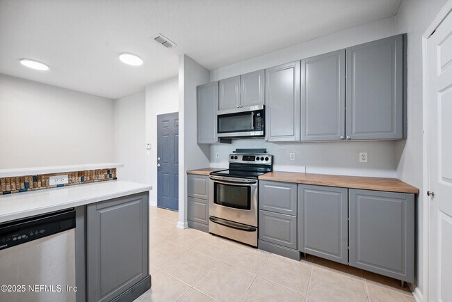Building Photo - 13364 Beach Blvd