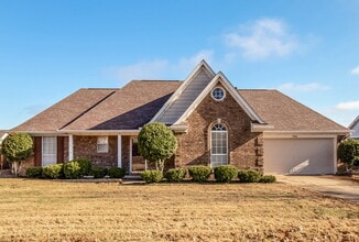 Building Photo - 7456 Jennifer Dr