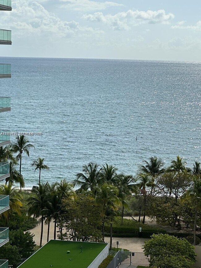 Building Photo - 10185 Collins Ave