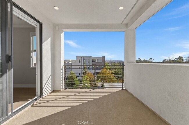 Building Photo - 157 Novel