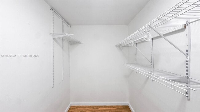 Building Photo - 1522 NE 34th Ct