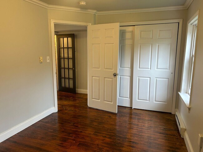 Building Photo - 519 E Mifflin St