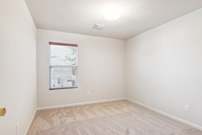 Building Photo - 20938 Fox Trot Ct