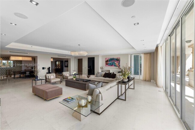 Building Photo - 7133 Fisher Island Dr