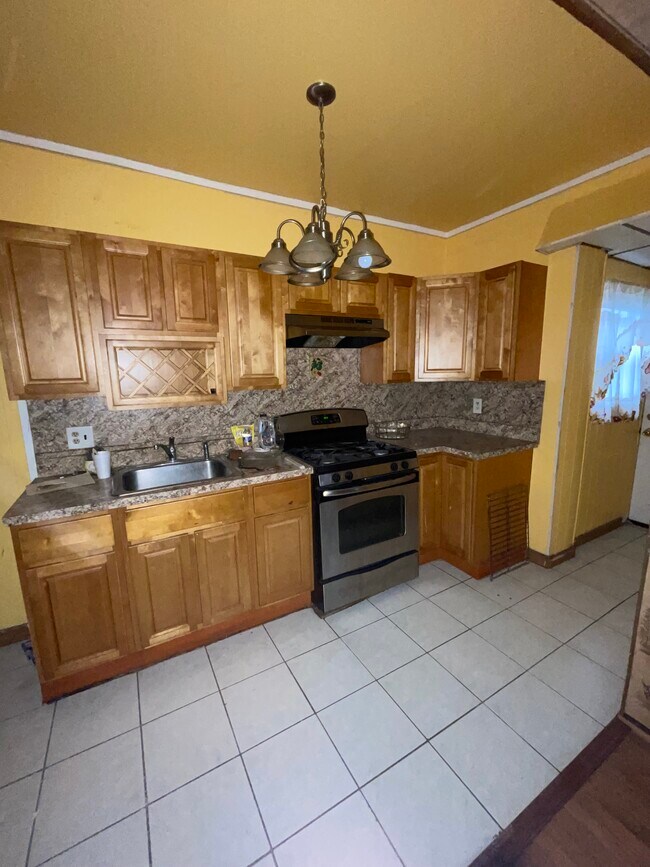 Building Photo - 4944 Boudinot St