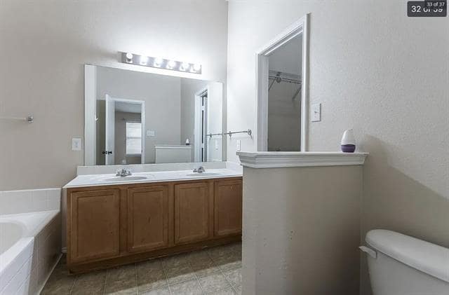 Building Photo - 6440 Stone Lake Dr