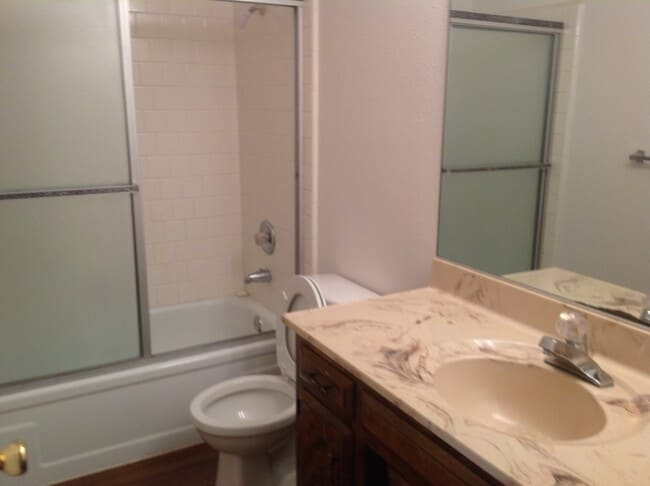 Building Photo - 631 N Lynora St