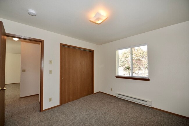 Building Photo - Hayden Apt. Available 2 bed 1 bath (upstairs)