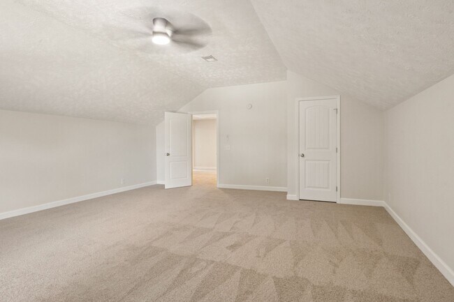 Building Photo - 2741 Rosedale Pl