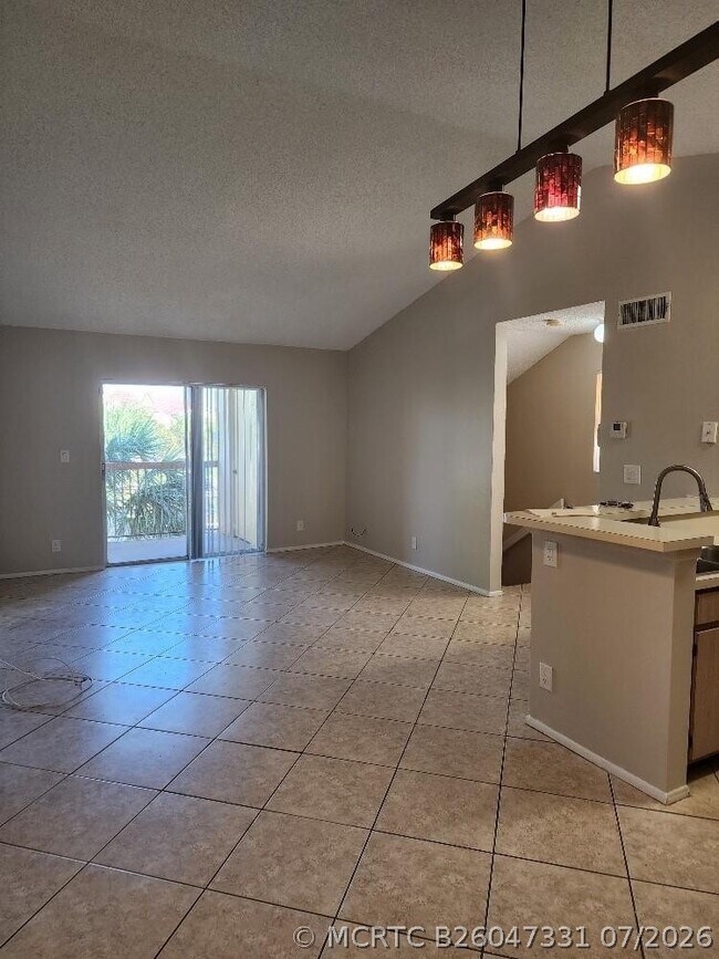 Building Photo - 7630 Westwood Dr