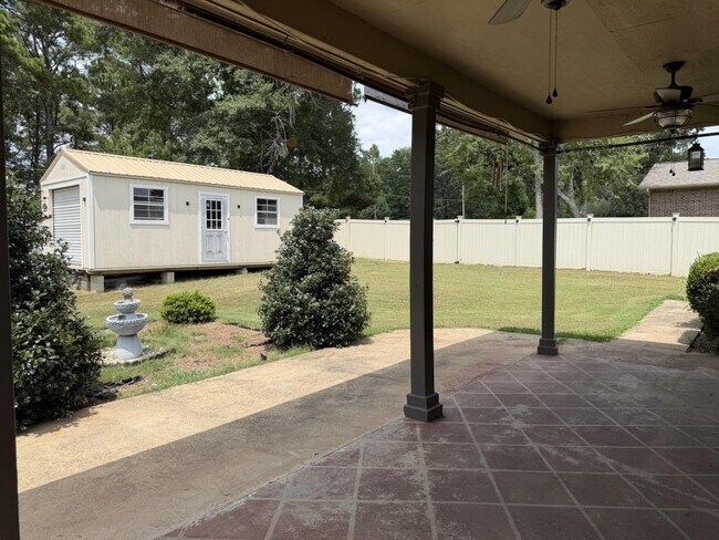 Building Photo - 155 Lorelei Cir