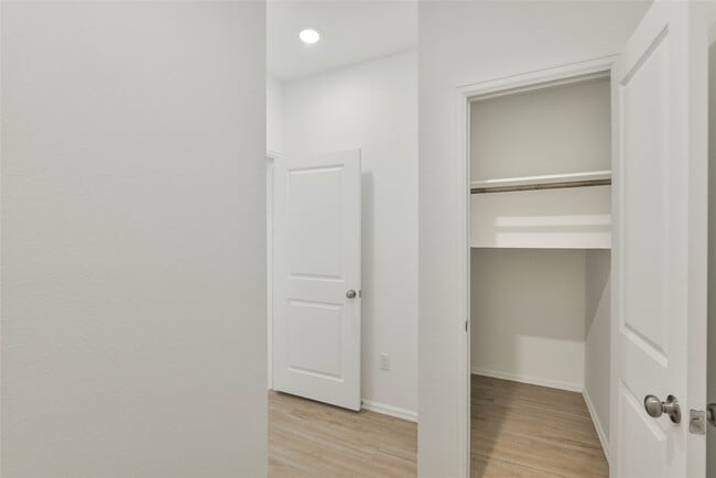 Building Photo - 3015 Wedgewood Cv Wy