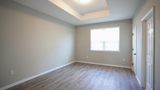 Building Photo - 12663 Salomon Cove Dr