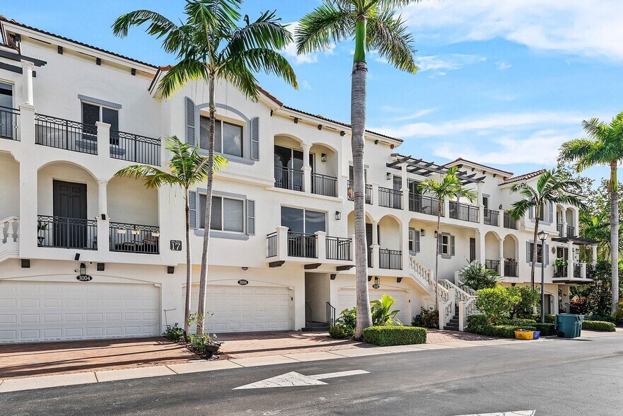 Building Photo - 3006 Waterside Cir