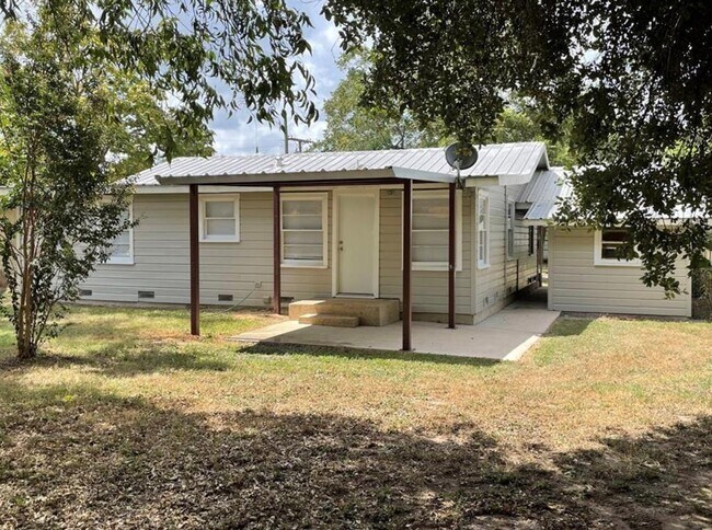 Building Photo - 606 Marshall St