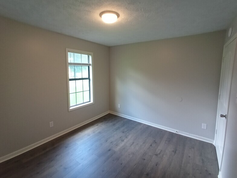 Building Photo - 55 Clement Dr