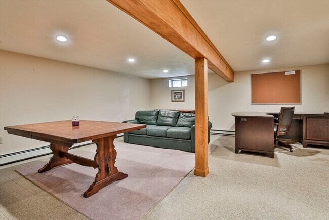 Building Photo - 24 Browns Ln