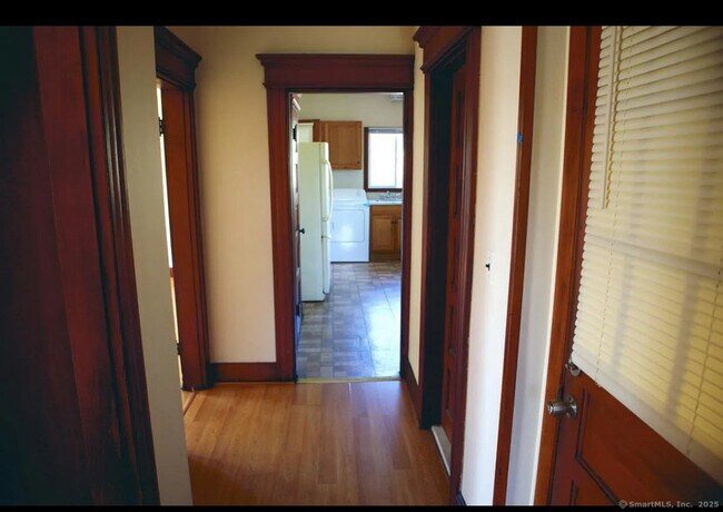 Building Photo - 173 Wakelee Ave