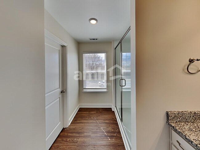 Building Photo - 5290 Lake Maxwell Dr