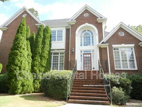 Building Photo - 8014 Greystone Green