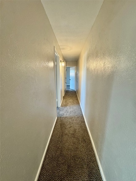 Building Photo - 734 Ticonderoga Dr