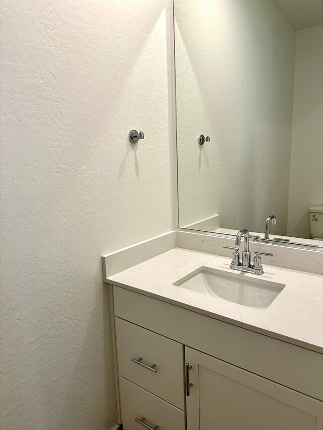 Building Photo - Amazing NEWER Lennar home in Hawes Crossing