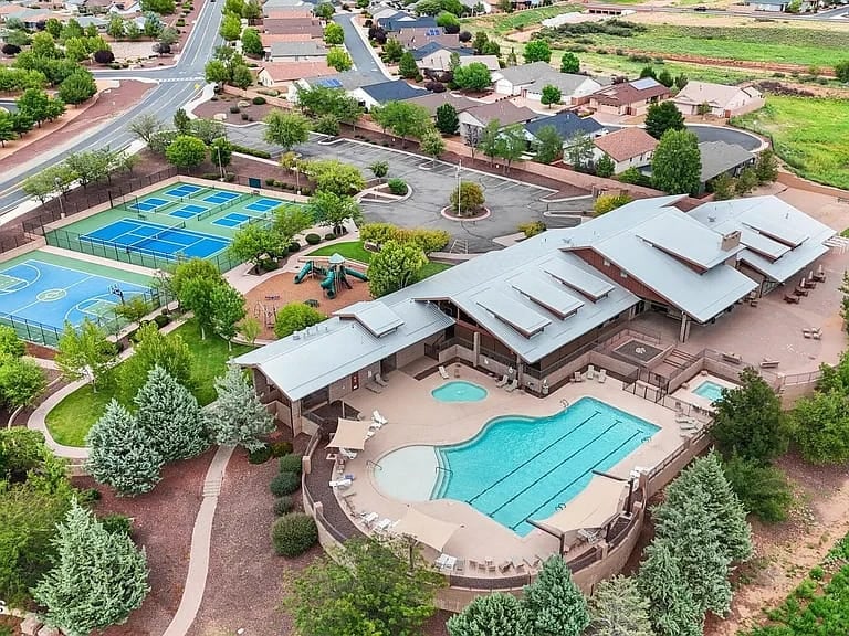 Building Photo - 328 La Paz St