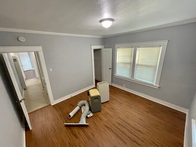 Bedroom 2 with walk-in closet - 271 Del Rey Ave